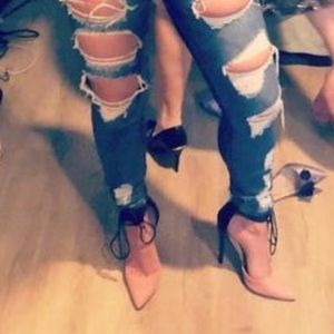 7.5 heel from shoe dazzle used but excellent condition